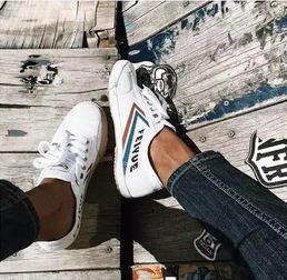 国外街头穿国产鞋的视频,国货崛起引发全球关注